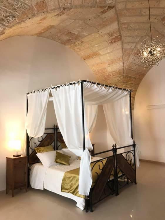 Donna Michelina Dimora * Carmiano (Apulia)